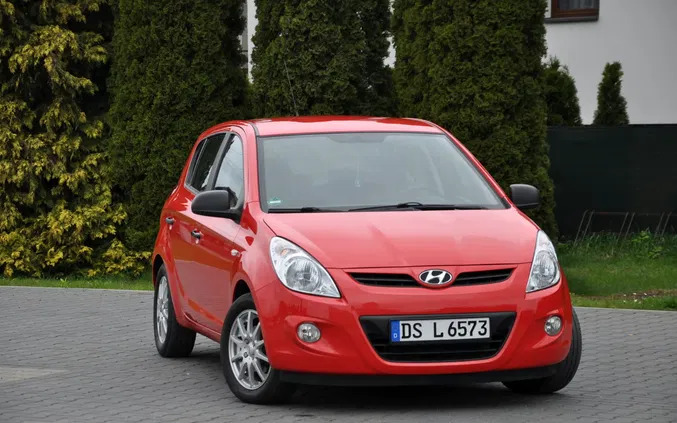 ryglice Hyundai i20 cena 15900 przebieg: 220000, rok produkcji 2011 z Ryglice